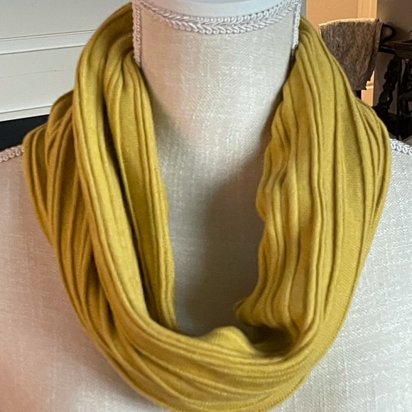 Marla Wynne Yellow Knit Wrist Length Sleeve Sweater with Detachable Scarf SZ: L - Picture 13 of 13